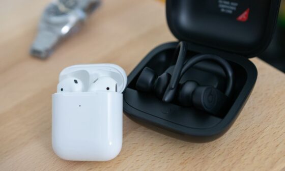 Powerbeats pro one side not working